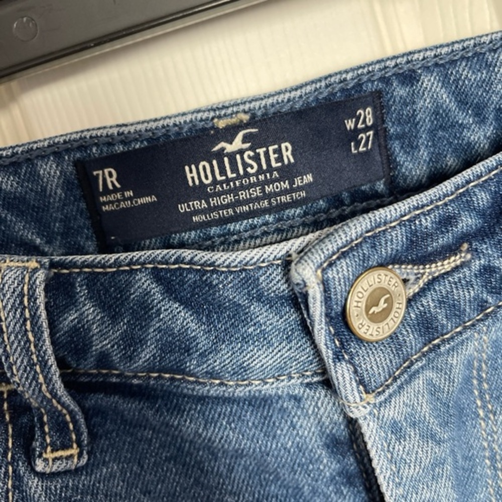 Hollister Ultra‎ High-Rise Mom Jeans Patchwork Two-Tone Denim Size 7 / W28 L27 - Picture 12 of 16